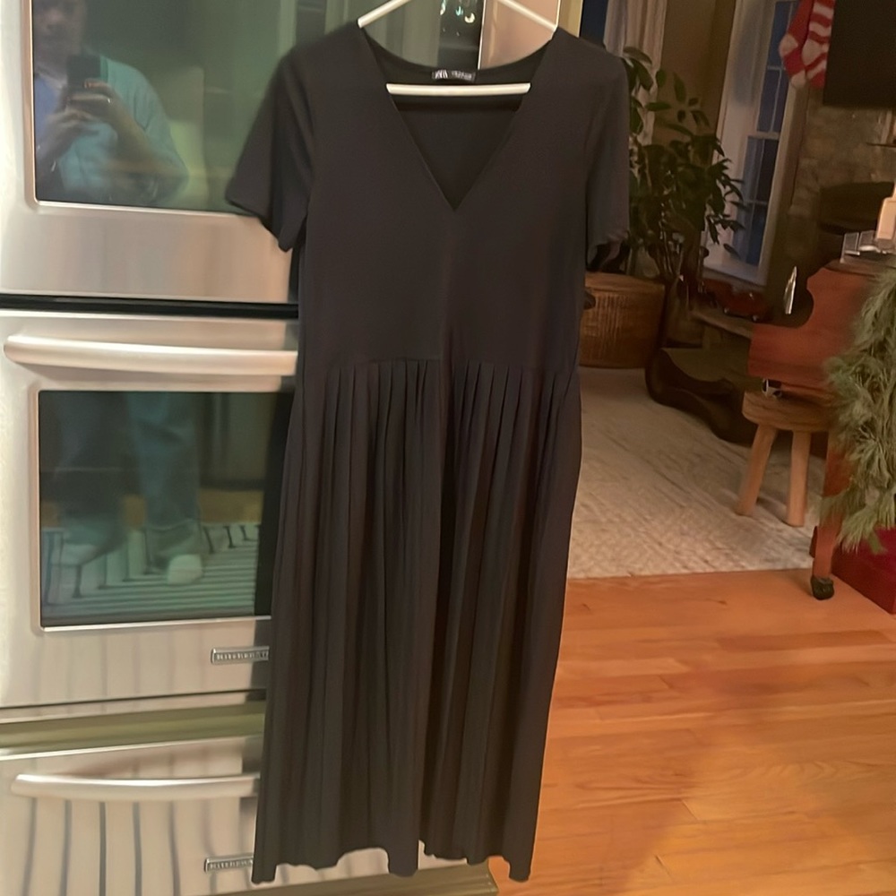 Pleated midi dress, loose fit